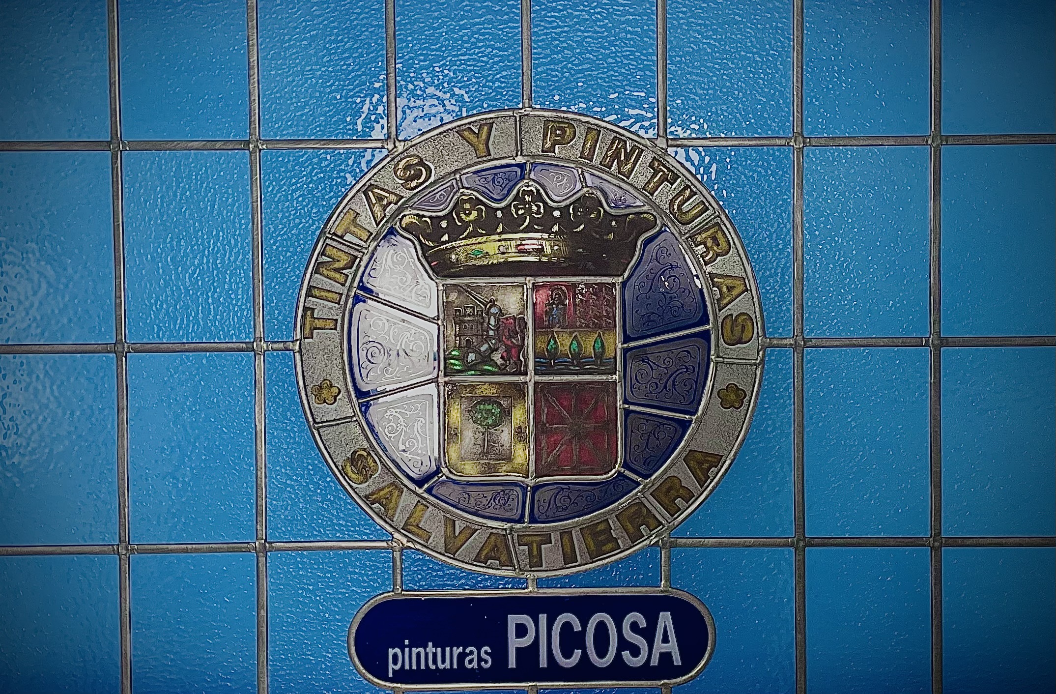 Escudo de Tintas y Pinturas Salvatierra - marca Picosa de Dekoin 98